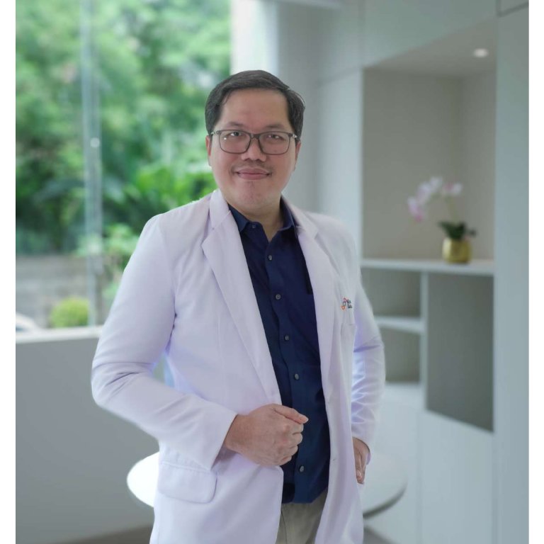 dr. Immanuel Panca Sitorus SpOT(K) Hip & Knee